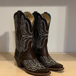 Ariat Brown Western Boots with White Embroidery